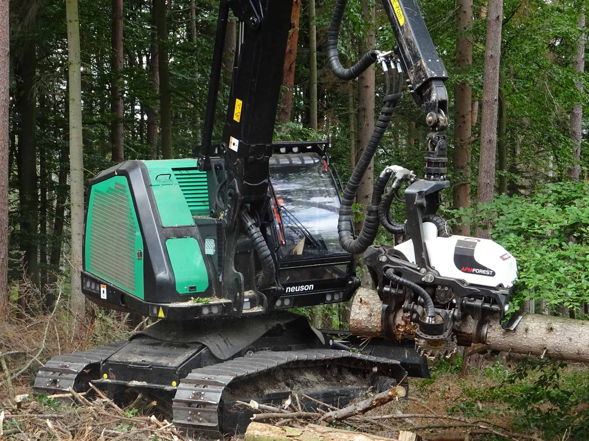 NEUSON FOREST 204hvt-11